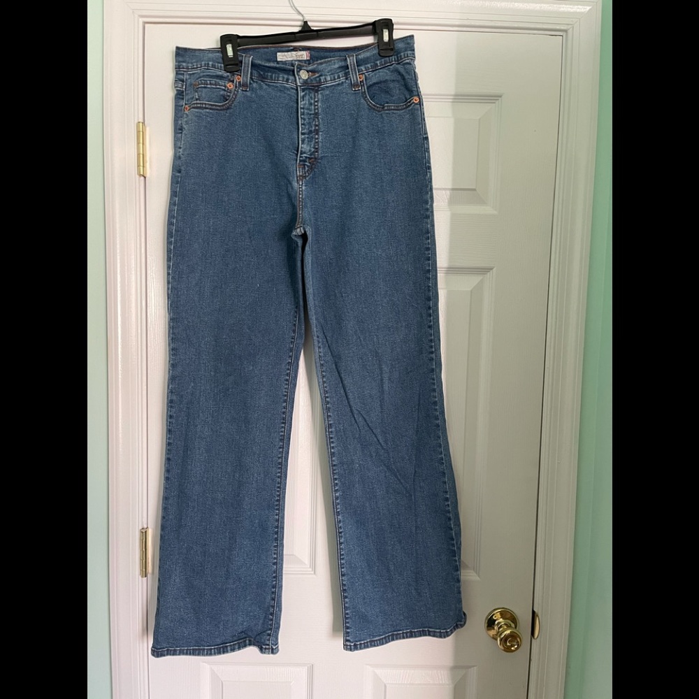 Levi jeans Perfectly Slimming 512.